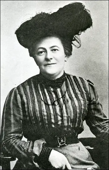 Clara Zetkin em discurso